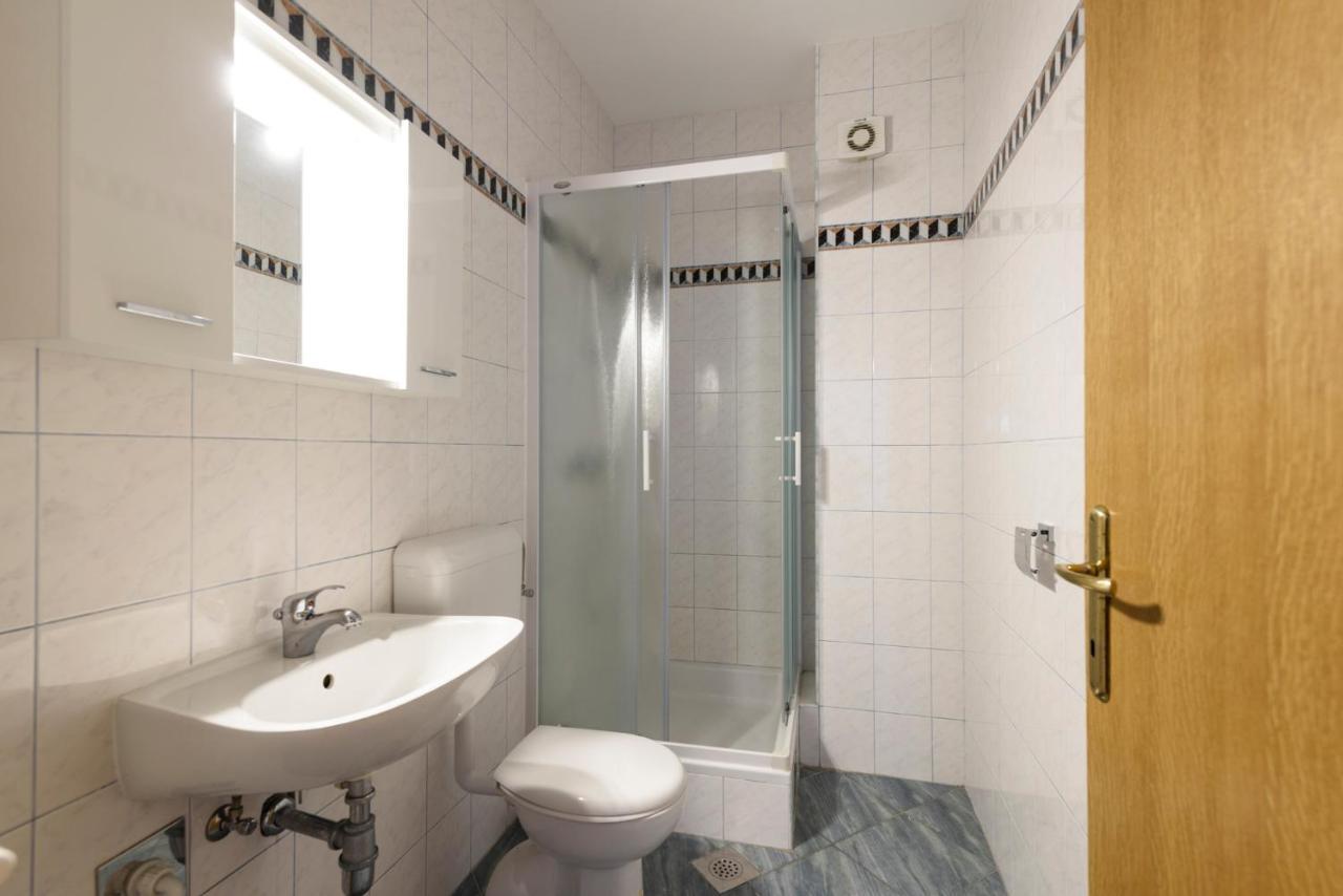 Apartments Golubic スヴェティ・ペタル エクステリア 写真