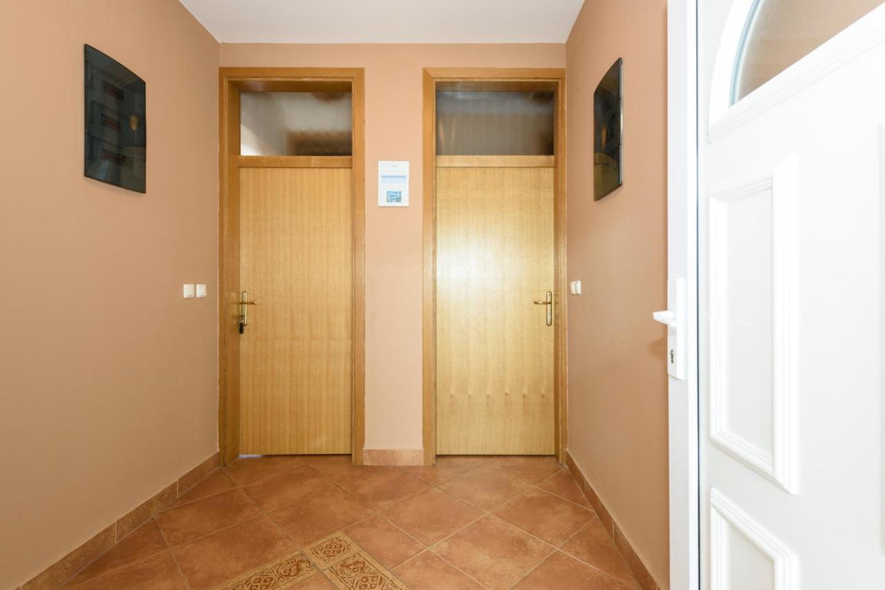 Apartments Golubic スヴェティ・ペタル エクステリア 写真