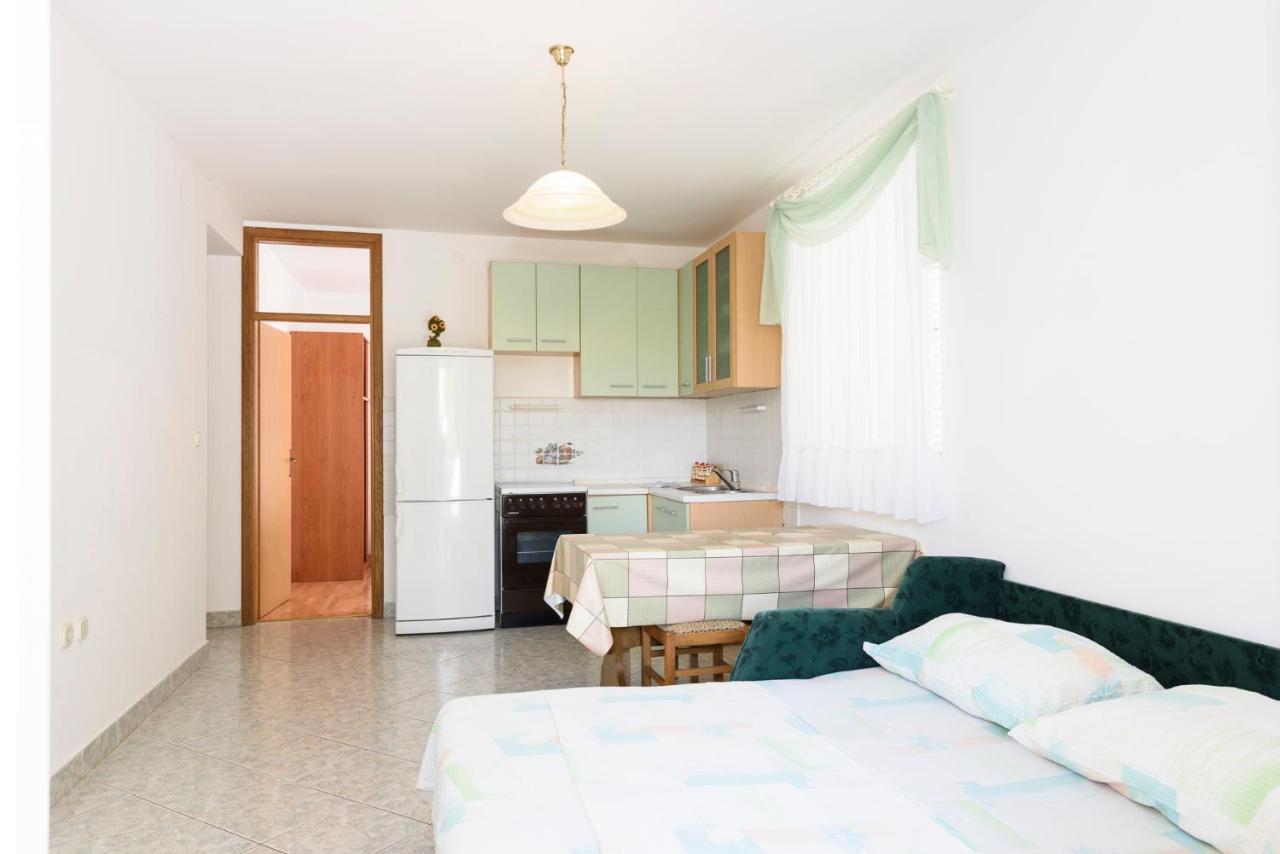 Apartments Golubic スヴェティ・ペタル エクステリア 写真
