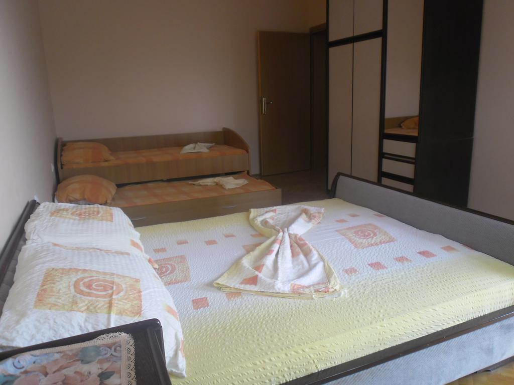 Apartments Golubic スヴェティ・ペタル 部屋 写真